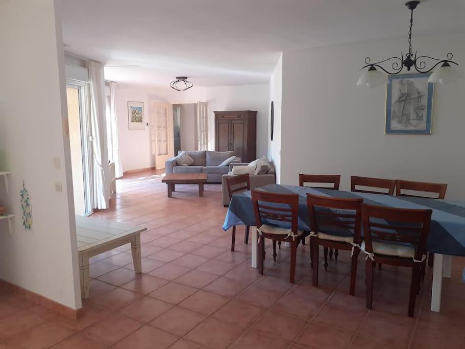 Belle Entre Garrigue Et Riviere Holiday home